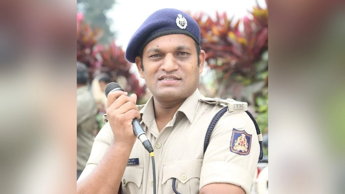Hubballi–Dharwad Police Line Up Drug Users And Peddlers, Commissioner Delivers Stark Warning